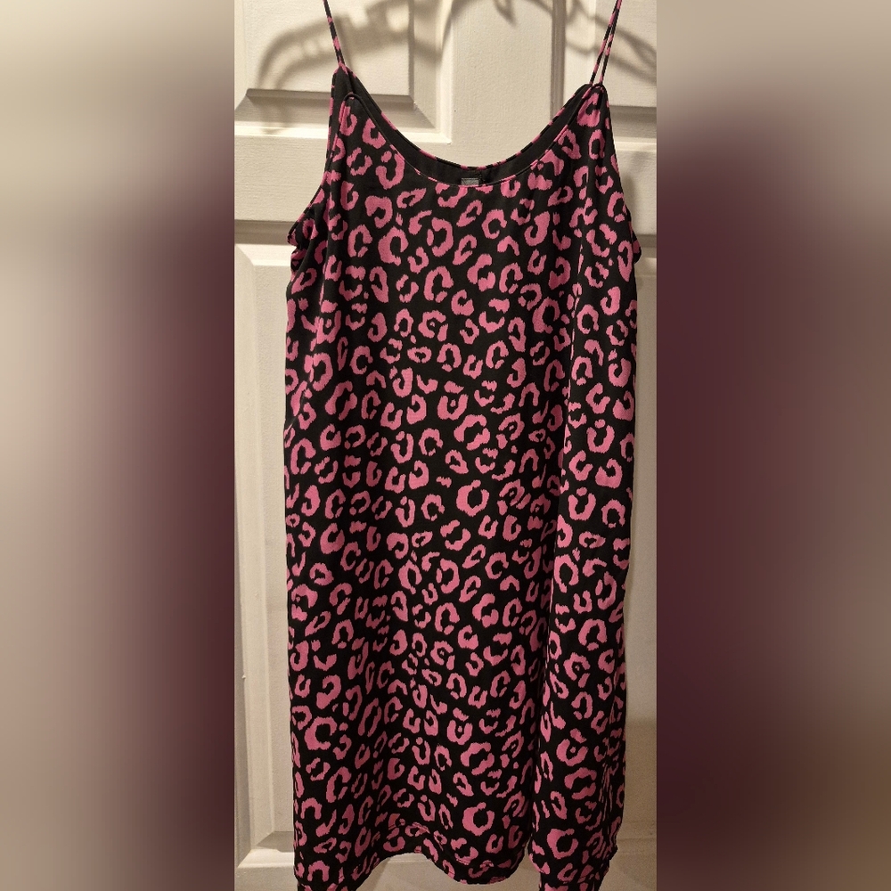 Chic Pink and Black Mini Dress with Leopard Print